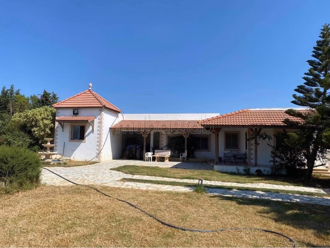 Find your farm to buy. Area 10000 m². Car park.