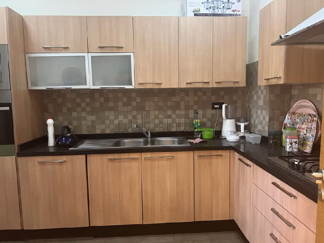 In de verhuur: villa's en luxe woningen. Totale oppervlakte 280 m². Gemeubileerd. 