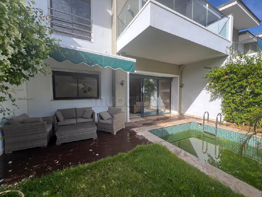 In de verhuur: villa's en luxe woningen. Totale oppervlakte 280 m². Gemeubileerd. 