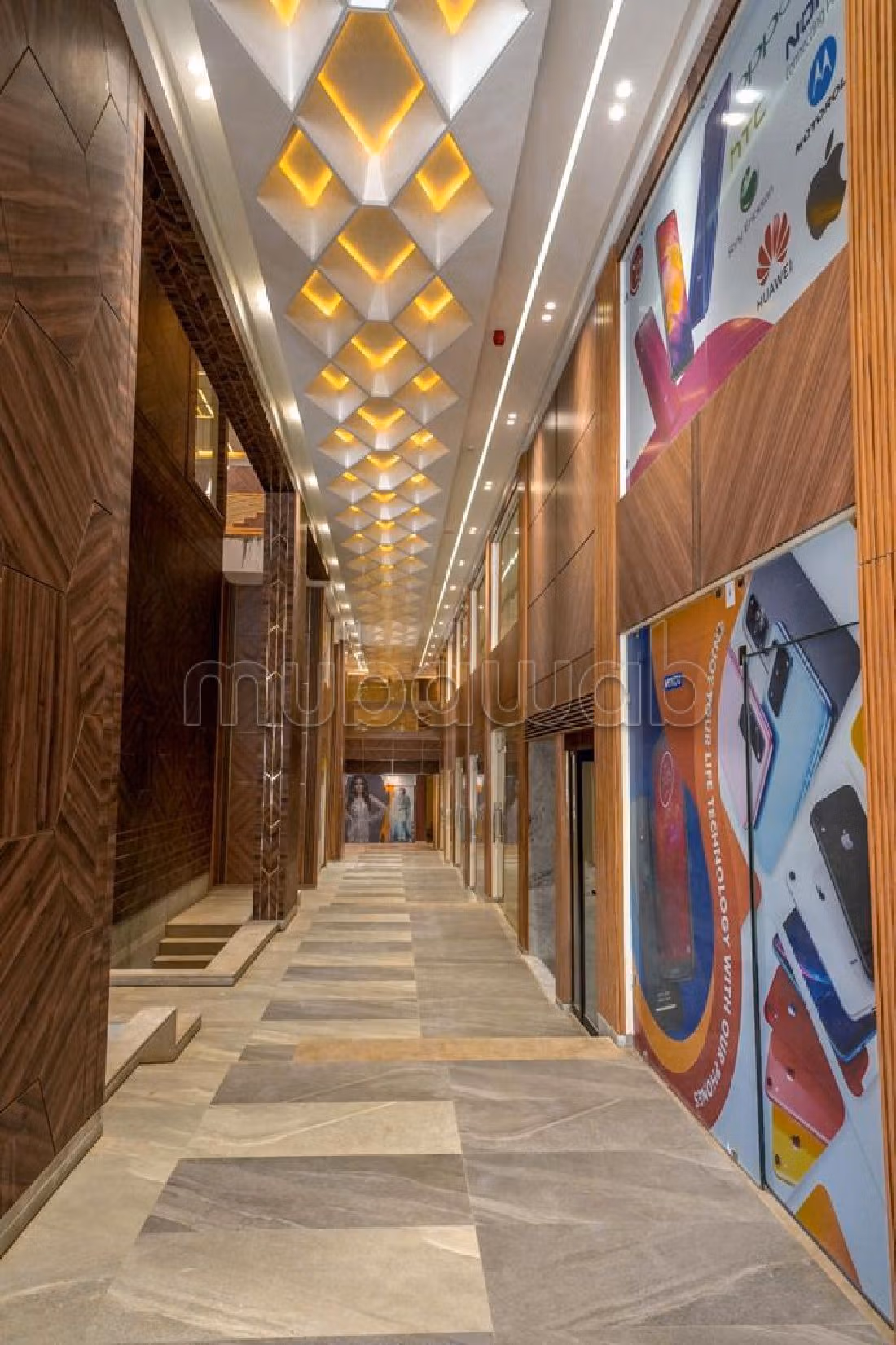 Boutique neuve double façade à vendre à Atlantic Center Mall