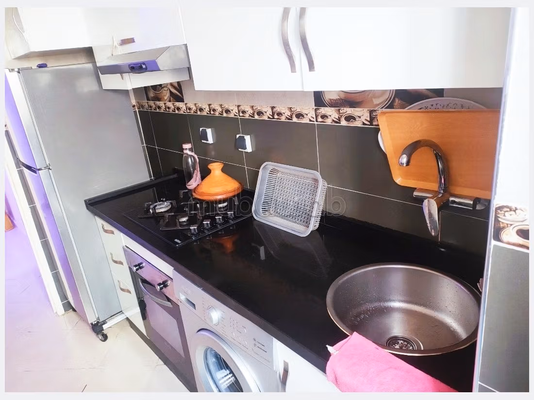 Sale of a lovely apartment. 3 comfortable rooms. Ample storage space