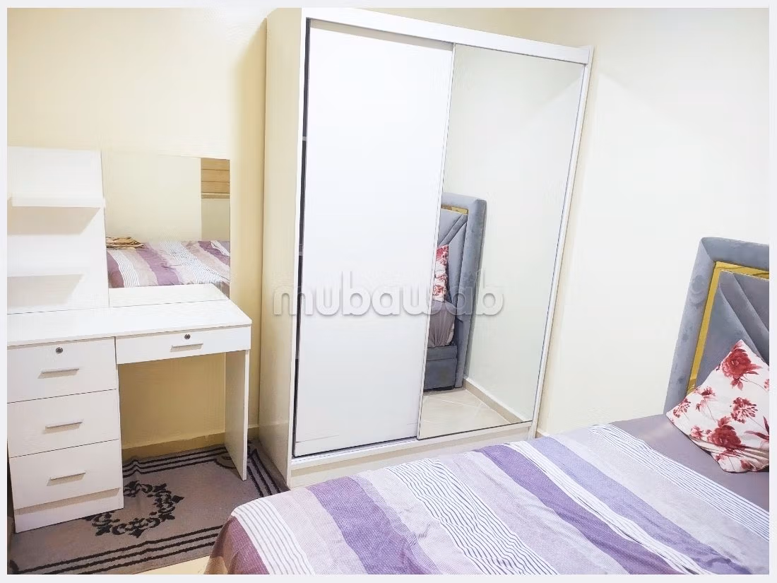 Sale of a lovely apartment. 3 comfortable rooms. Ample storage space