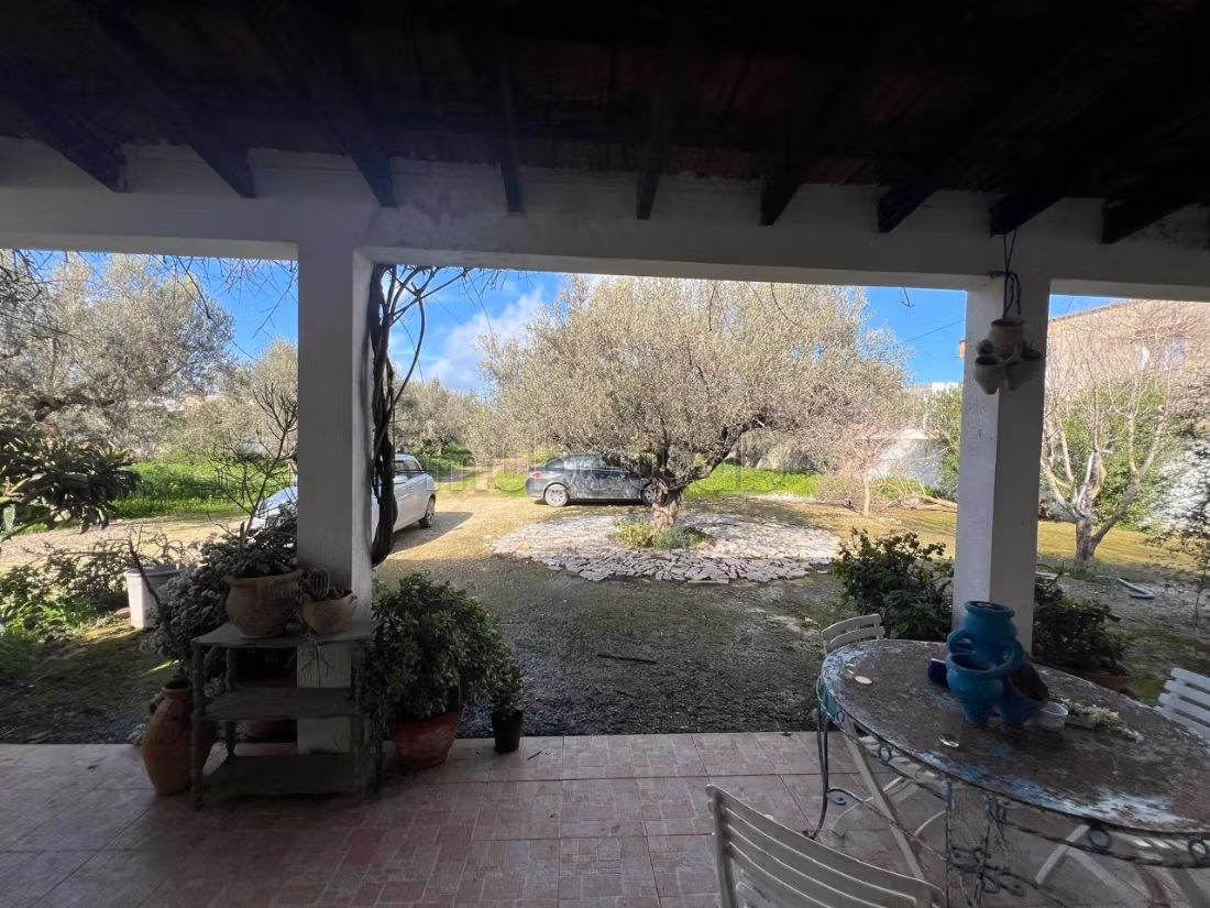 Terreno con casa a Sidi Youness