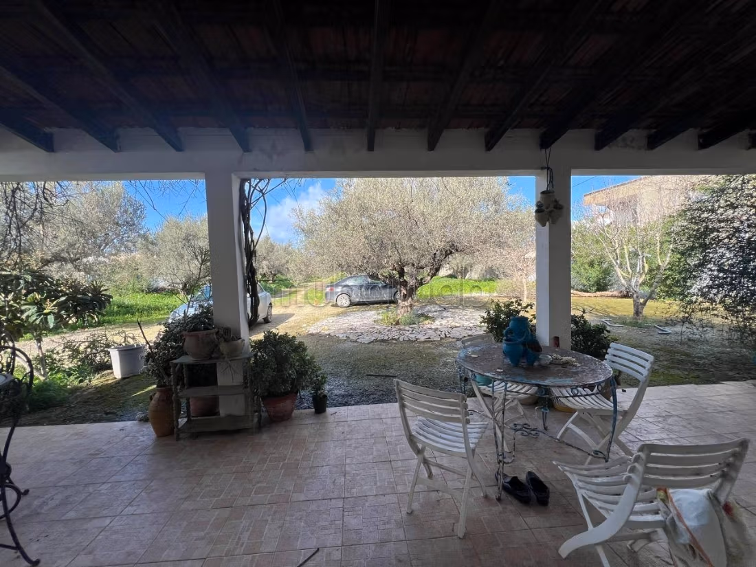 Terreno con casa a Sidi Youness