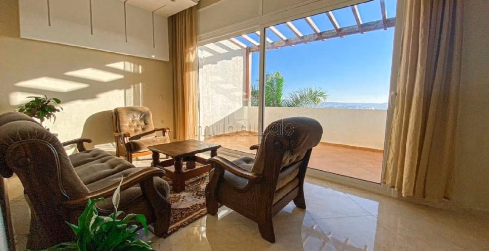 Luxury villas & houses for rent in Malabata. 5 large rooms. Garden and terrace