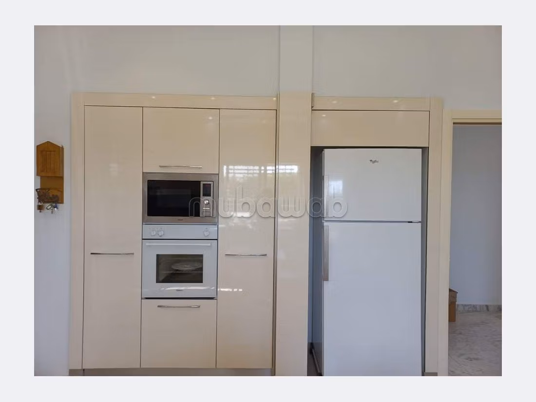 Fabulous villa for sale. Dimension 180 m². Robust door, Air conditioning installation