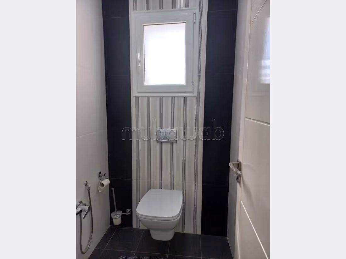 Fabulous villa for sale. Dimension 180 m². Robust door, Air conditioning installation