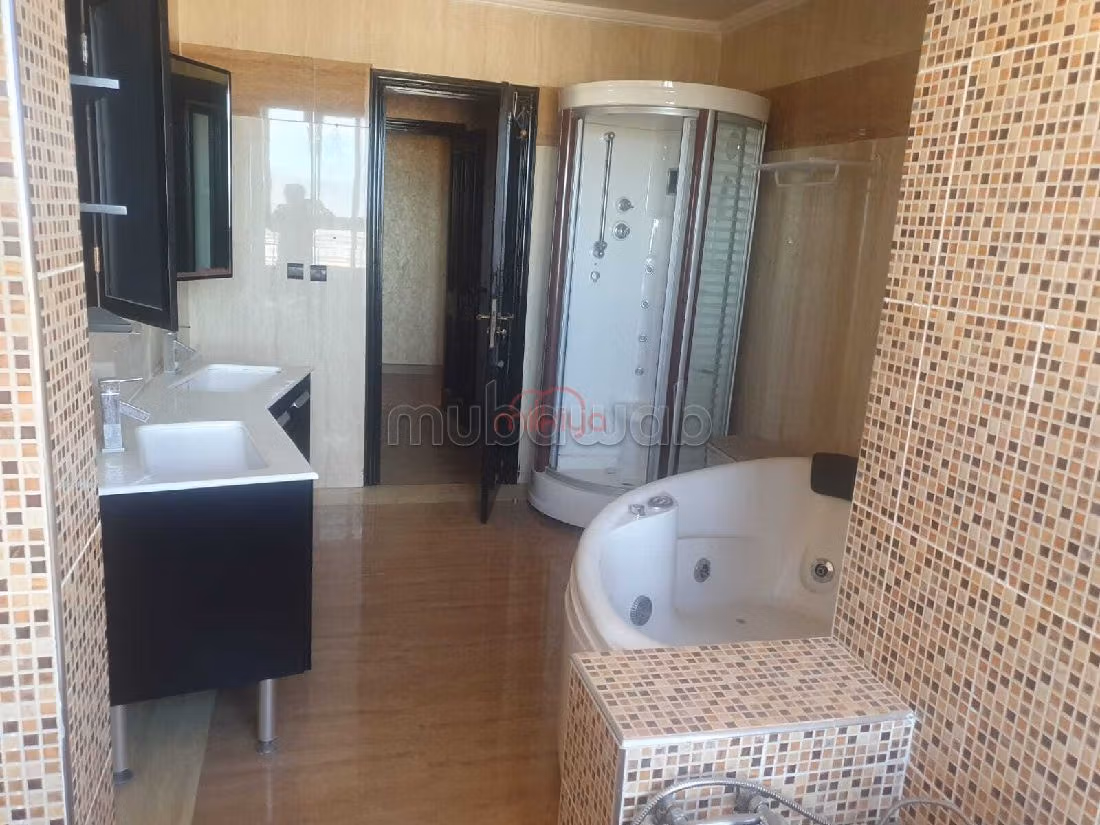 Koopappartementen. 4 Ruimtes. Garage en mooi terras