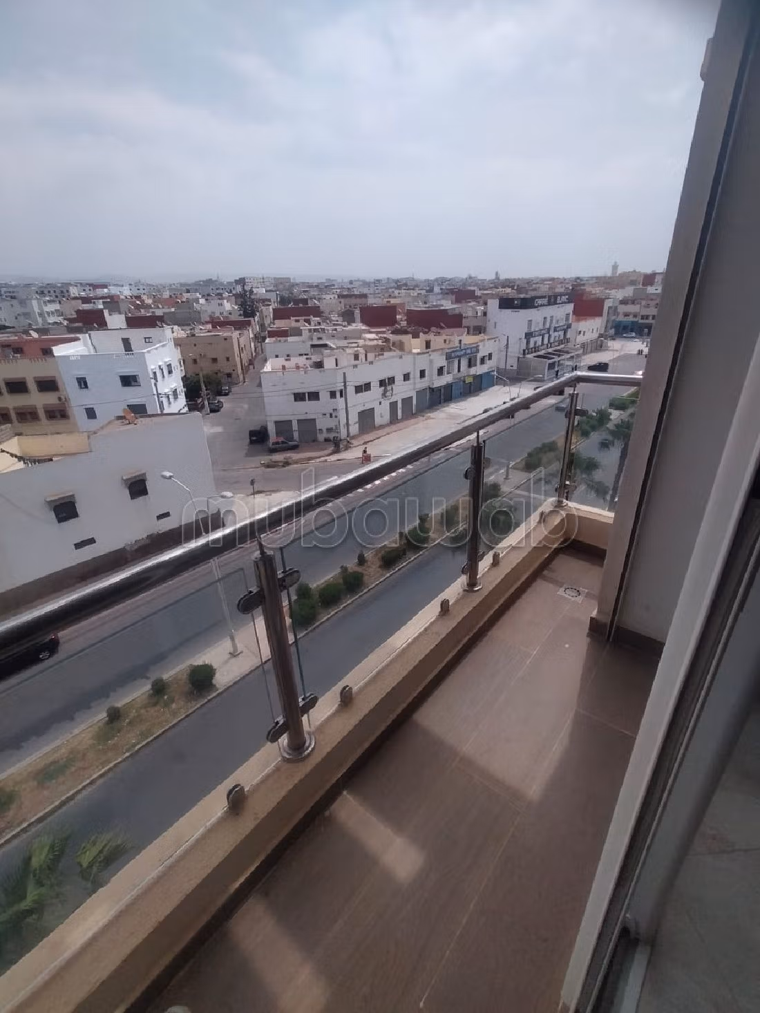 Piso en venta en Riad Salam. 3 habitaciones grandes. Antena parabólica general, barrio seguro. 