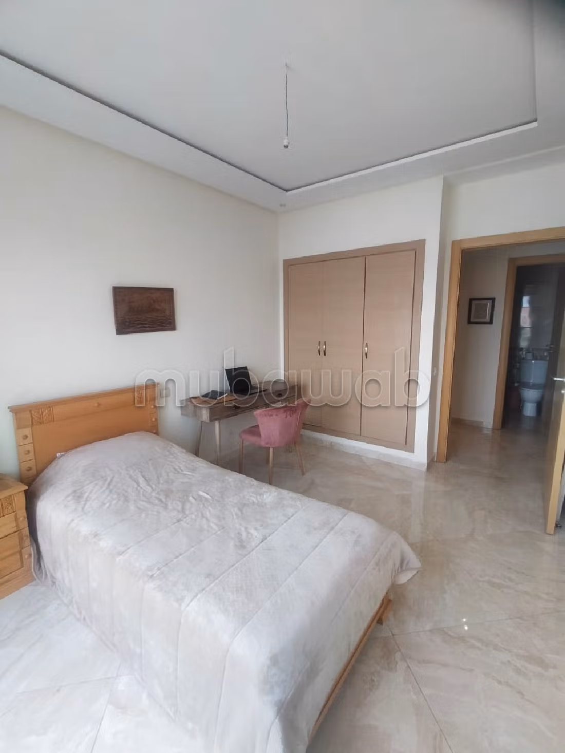 Piso en venta en Riad Salam. 3 habitaciones grandes. Antena parabólica general, barrio seguro. 