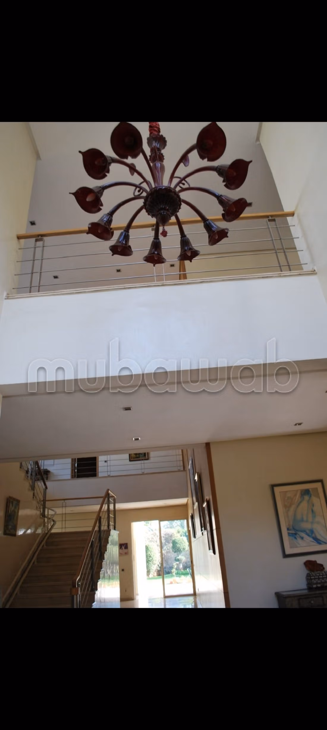 Luxury villa for sale in Anfa Supérieur. Dimension 2000 m². Satellite dish, secured residence.