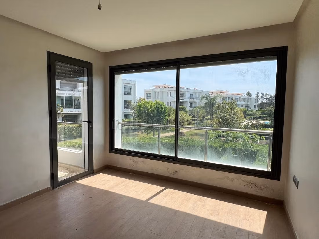 Affitta il tuo appartamento. 6 locali spaziosi. Con ascensore e giardino. 