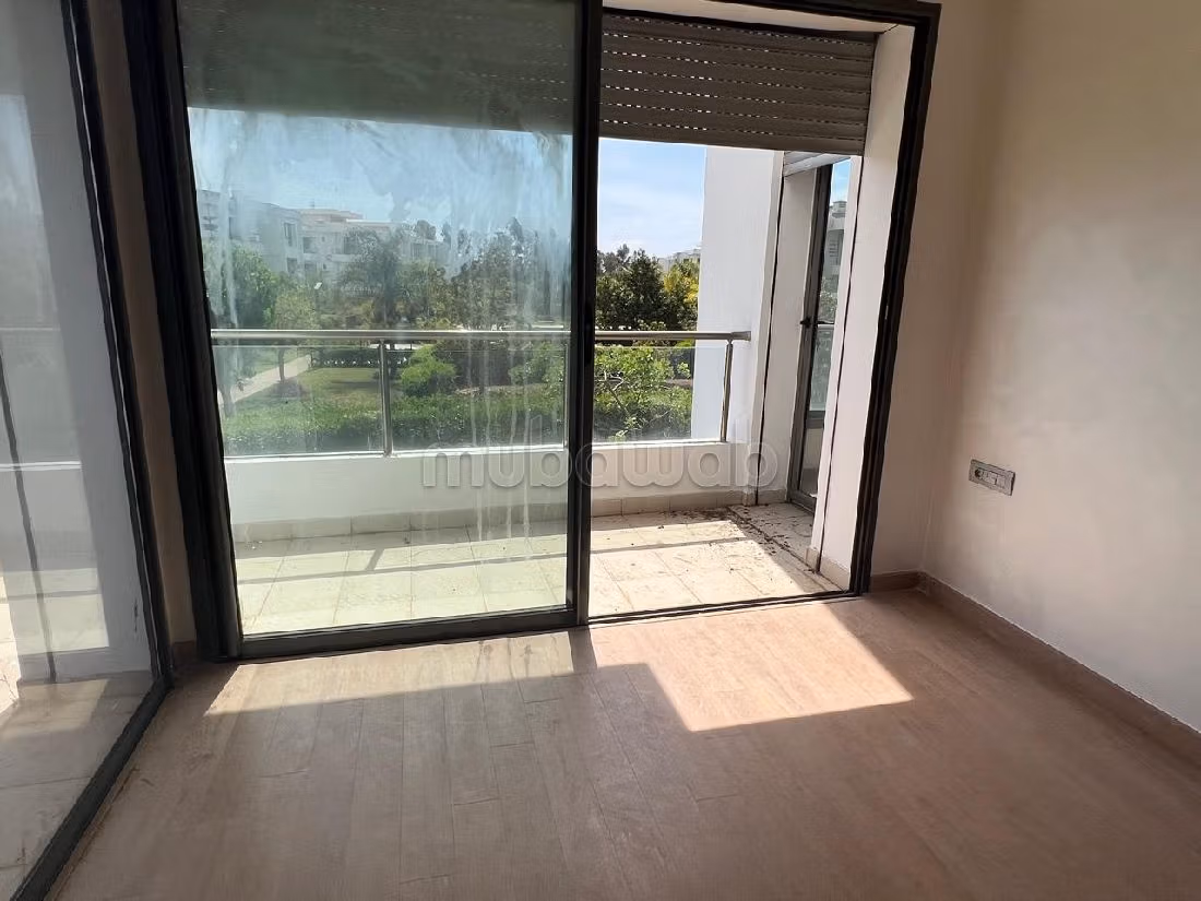 Affitta il tuo appartamento. 6 locali spaziosi. Con ascensore e giardino. 