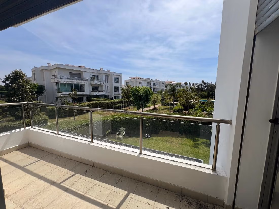 Affitta il tuo appartamento. 6 locali spaziosi. Con ascensore e giardino. 