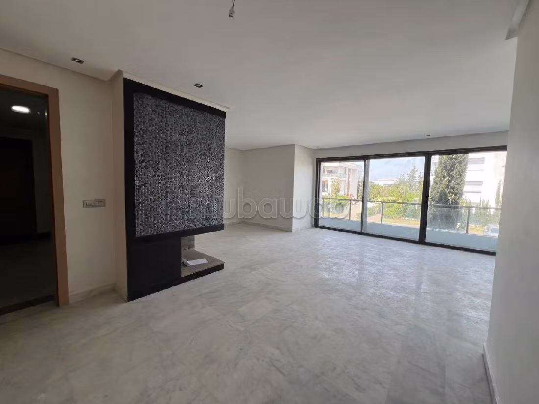 Affitta il tuo appartamento. 6 locali spaziosi. Con ascensore e giardino. 