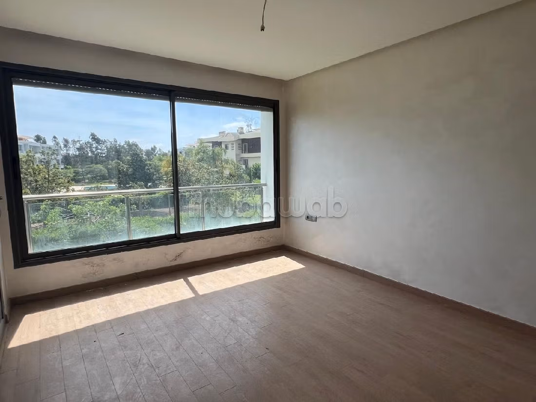 Affitta il tuo appartamento. 6 locali spaziosi. Con ascensore e giardino. 