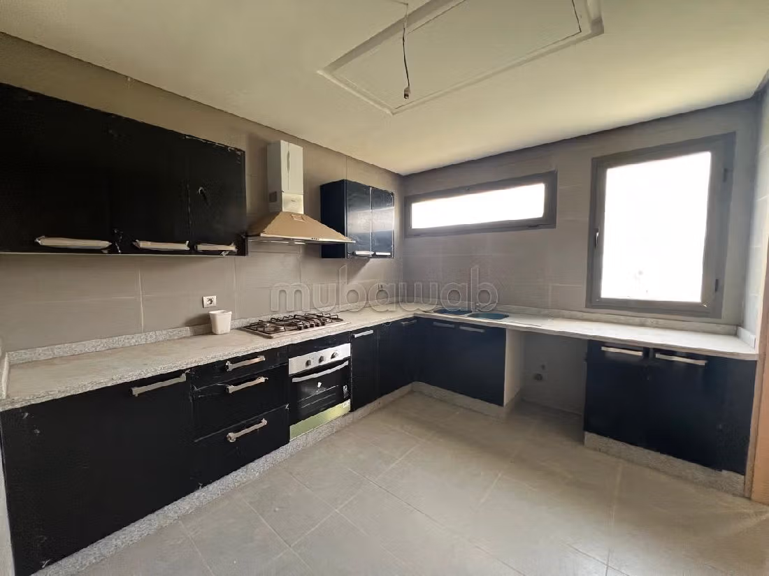 Affitta il tuo appartamento. 6 locali spaziosi. Con ascensore e giardino. 