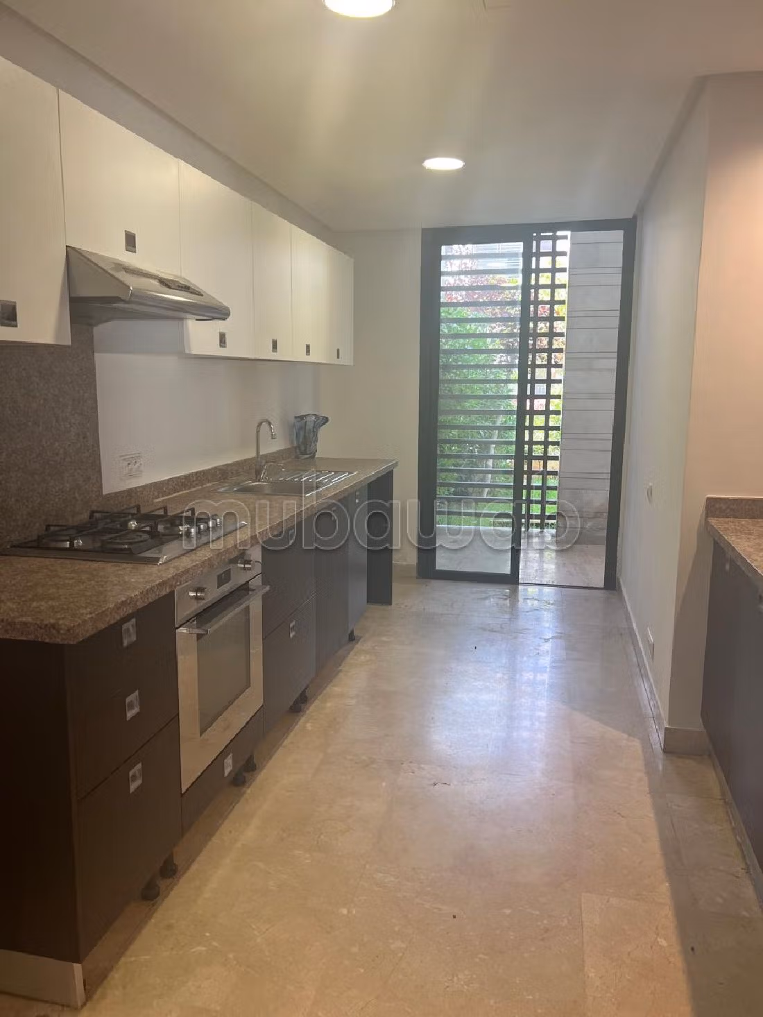 Piso en alquiler. 2 bonitas habitaciones. Sin ascensor, gran terraza. 