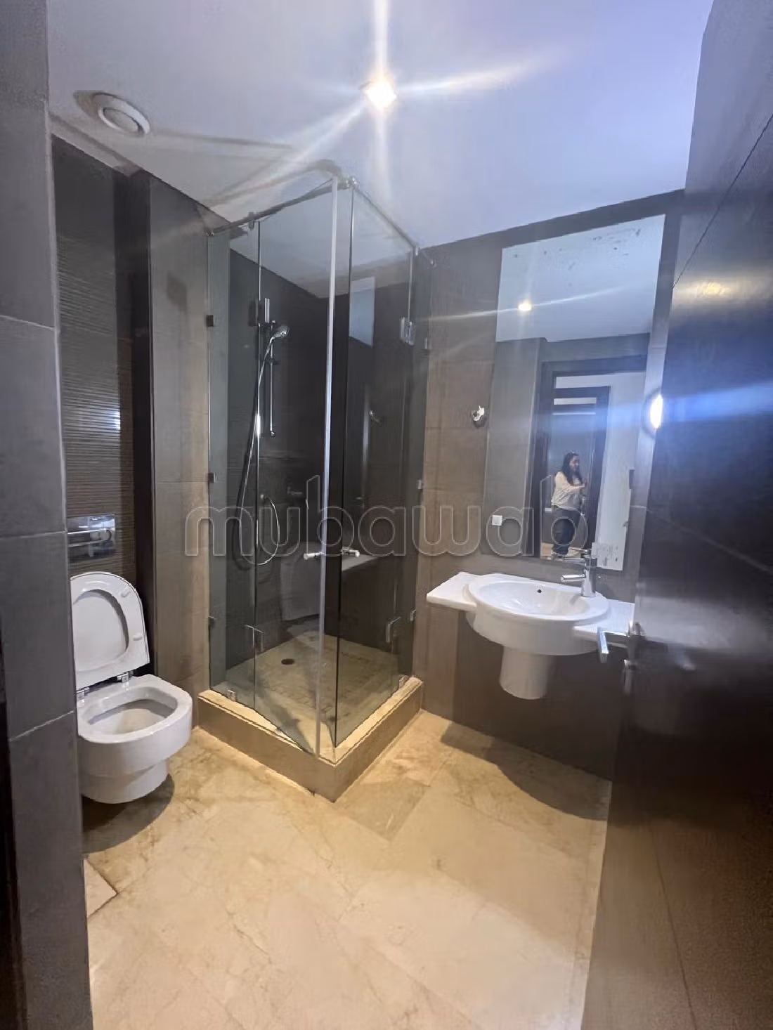 Piso en alquiler. 2 bonitas habitaciones. Sin ascensor, gran terraza. 