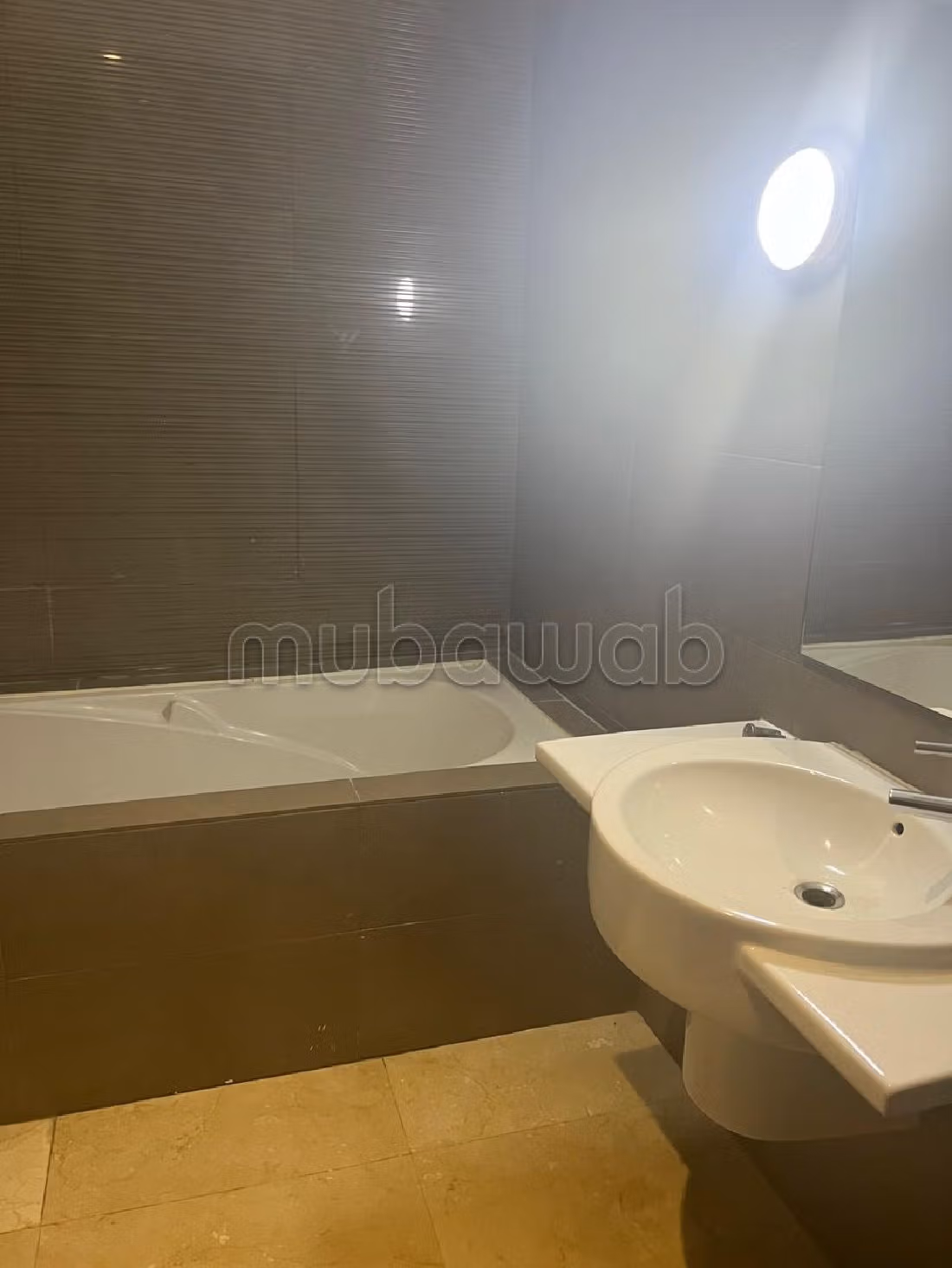 Piso en alquiler. 2 bonitas habitaciones. Sin ascensor, gran terraza. 