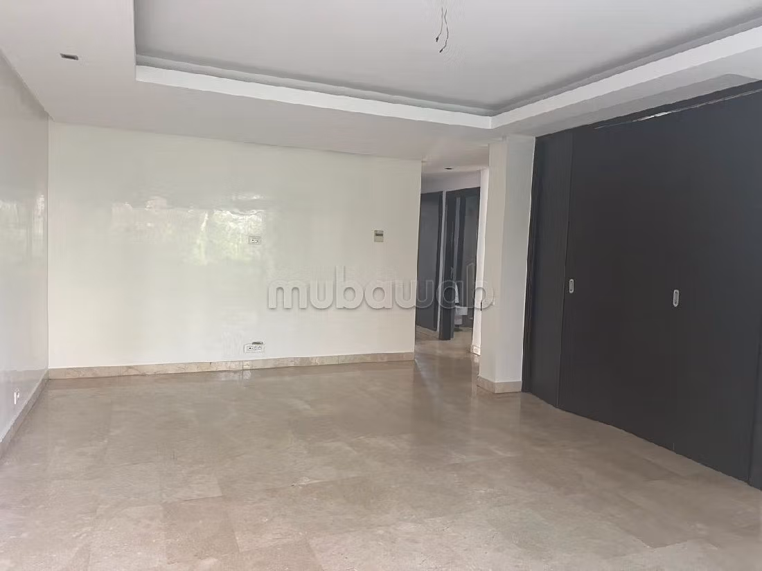 Piso en alquiler. 2 bonitas habitaciones. Sin ascensor, gran terraza. 