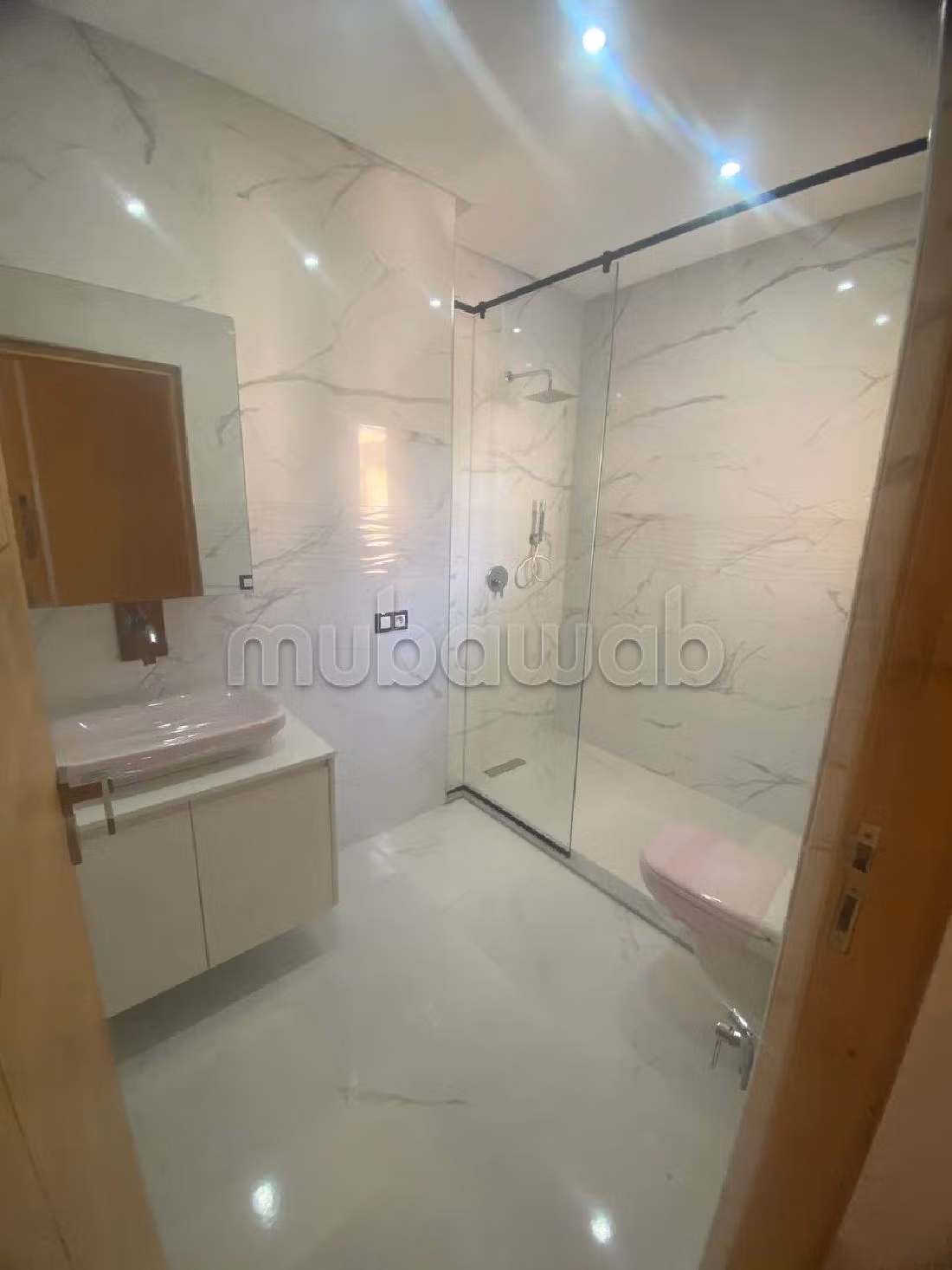 Villa's en luxe woningen te koop in Les Portes de Marrakech. 5 Ruimtes. Met zwembad en airconditioning. 