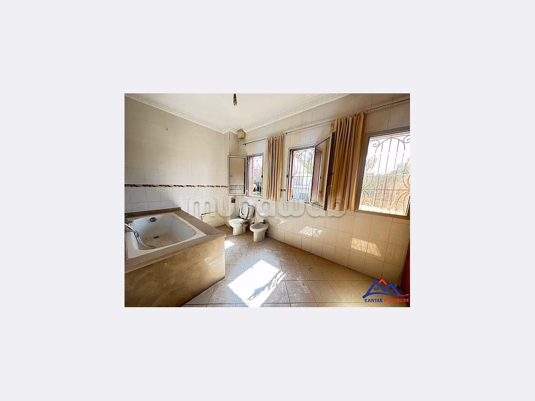 Fabulous villa for sale in Hay Mabrouka. 5 lovely rooms. Terrace and garden