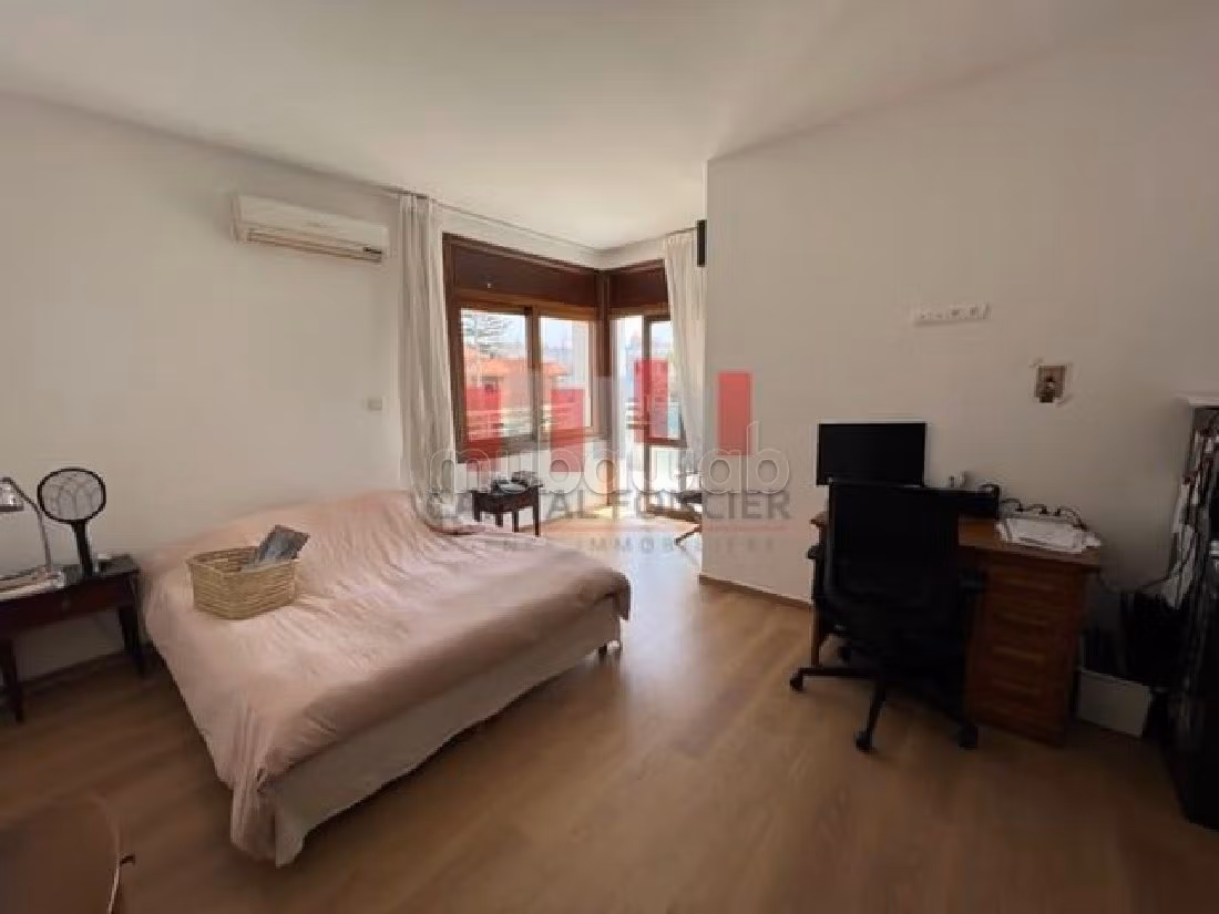 فيلا ممتازة للإيجار بحي السلام السيال. 4 غرف. مفروشة