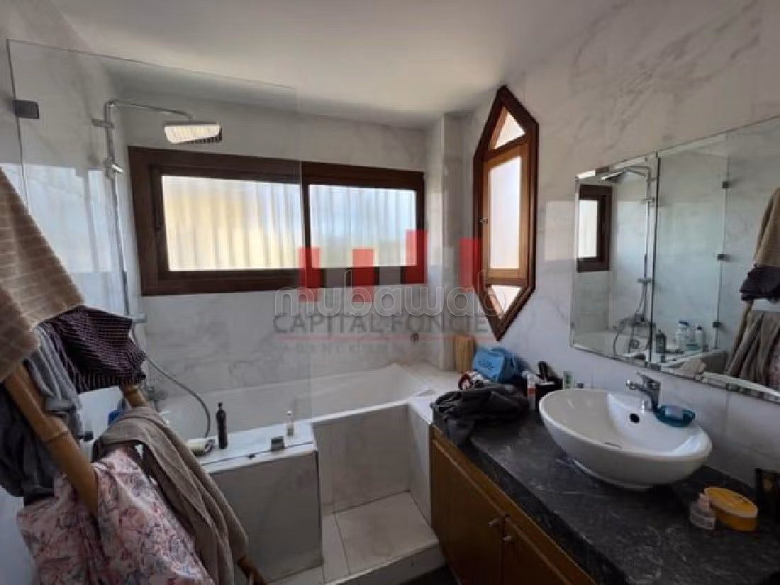 فيلا ممتازة للإيجار بحي السلام السيال. 4 غرف. مفروشة