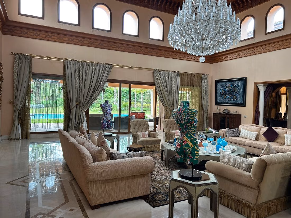 Villa de lujo en venta en Quartier Des Ambassades. 6 dormitorios. Calefacción central. 