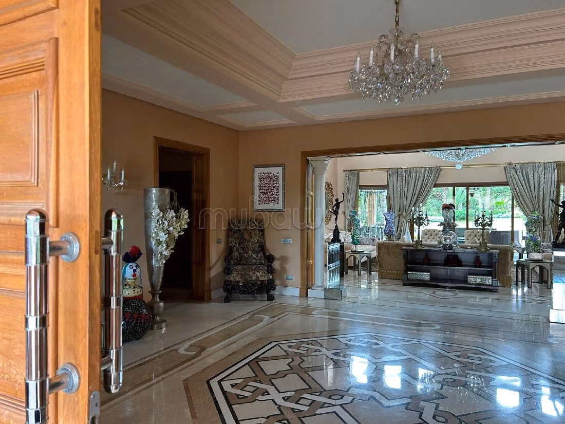 Villa de lujo en venta en Quartier Des Ambassades. 6 dormitorios. Calefacción central. 