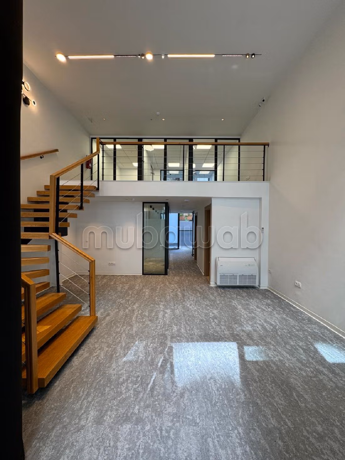 Te huur: kantoorruimte in Casablanca Finance City. Totale oppervlakte 105 m². Verstevigde deur en beveiligingssysteem. 