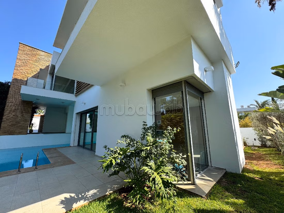 Magnífica villa en alquiler en Californie. Superficie de 600 m². Plazas de parking y jardín