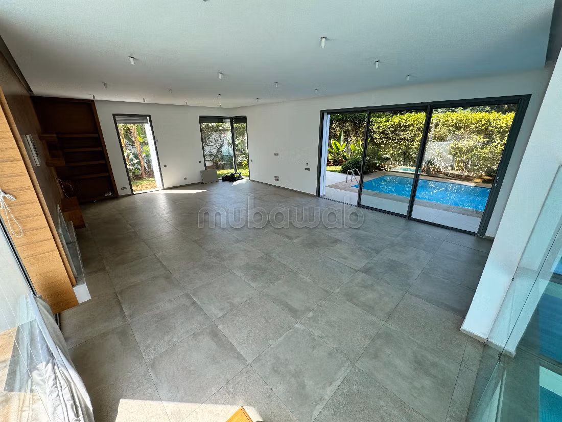 Magnífica villa en alquiler en Californie. Superficie de 600 m². Plazas de parking y jardín