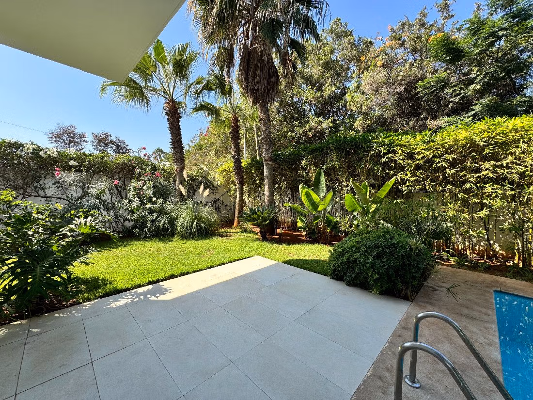 Magnífica villa en alquiler en Californie. Superficie de 600 m². Plazas de parking y jardín