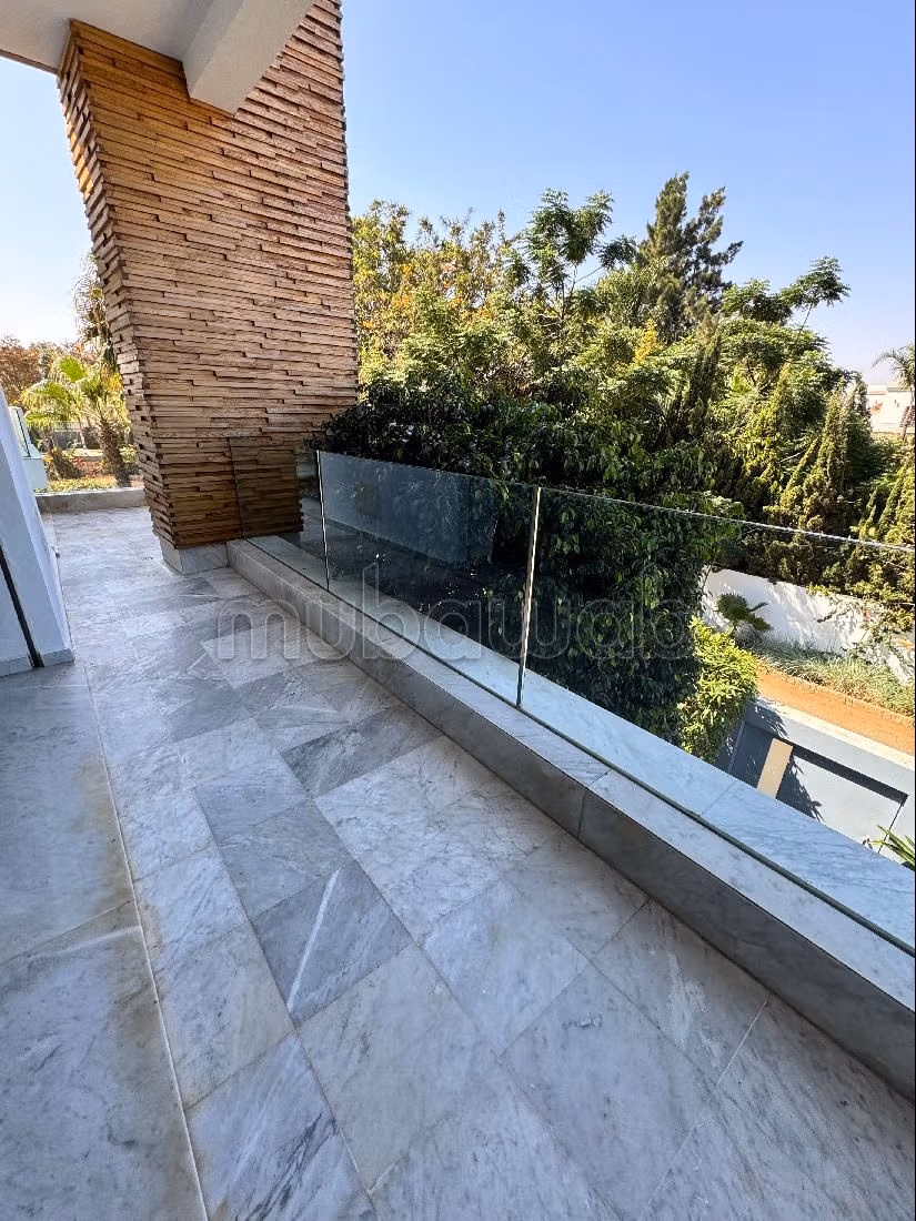 Magnífica villa en alquiler en Californie. Superficie de 600 m². Plazas de parking y jardín