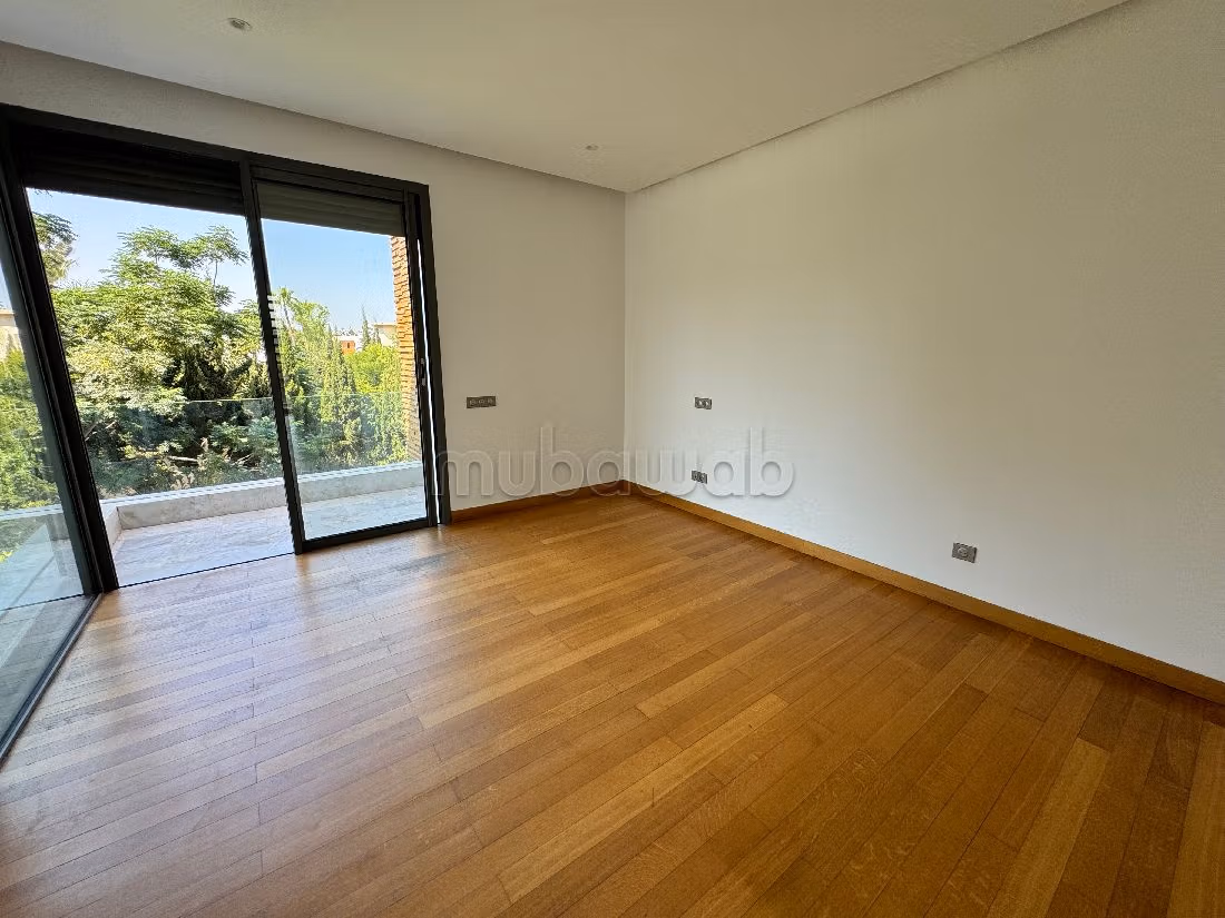 Magnífica villa en alquiler en Californie. Superficie de 600 m². Plazas de parking y jardín