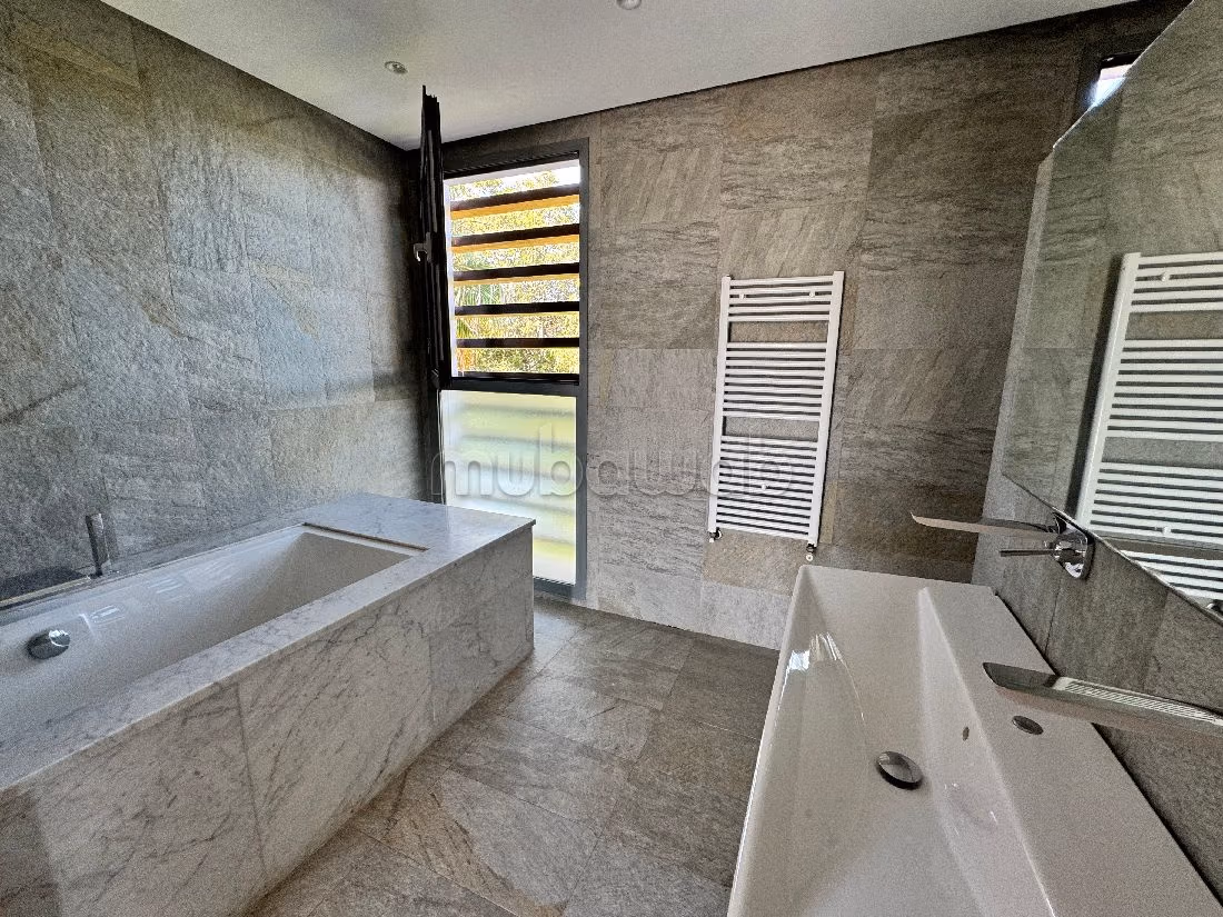 Magnífica villa en alquiler en Californie. Superficie de 600 m². Plazas de parking y jardín