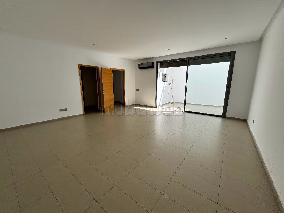 Magnífica villa en alquiler en Californie. Superficie de 600 m². Plazas de parking y jardín