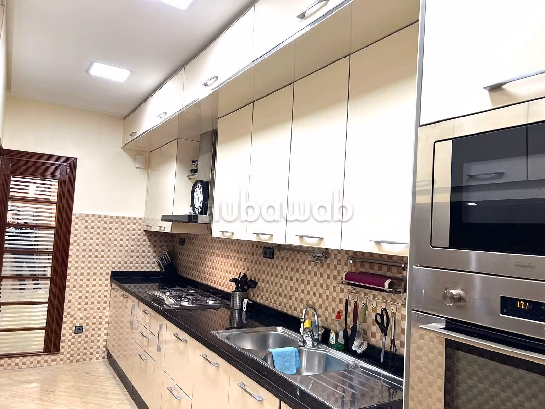 Appartementen om te kopen in Racine. Oppervlakte 244 m². Beveilingssysteem en traditionele woonkamer. 