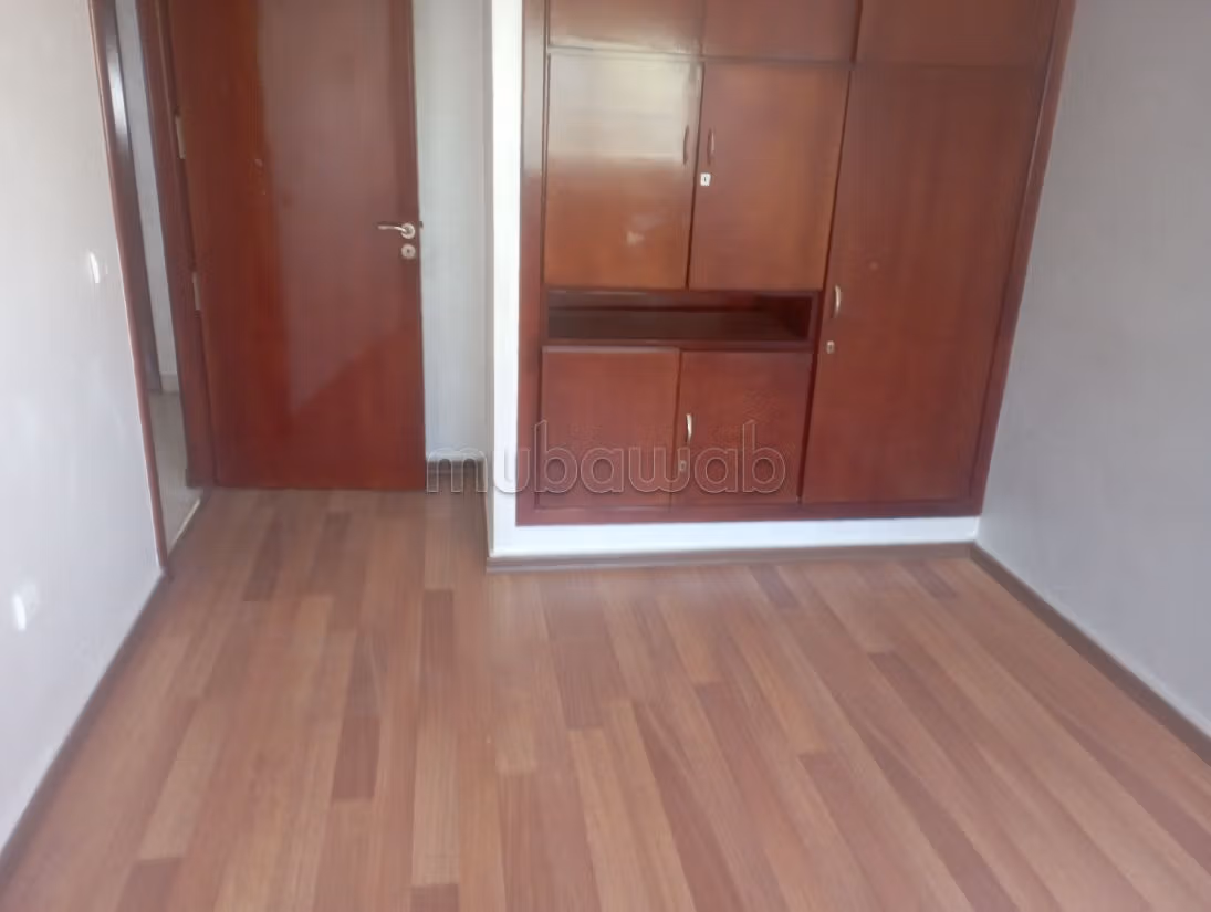 Appartamento in vendita a Guich Oudaya. 5 locali. Giardino e ascensore. 
