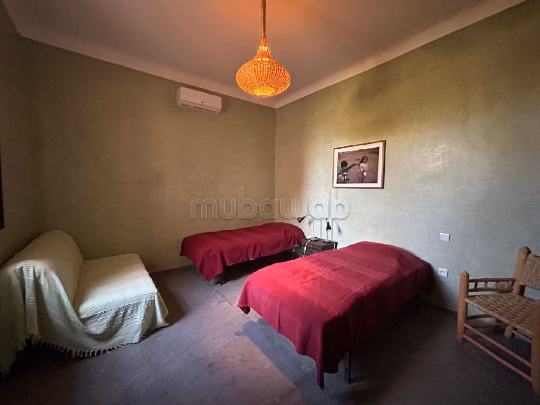 Nu te koop: villa's en luxe woningen in Route de l'Ourika. Totale oppervlakte 24000 m². Conciërgeservice en open haard. 