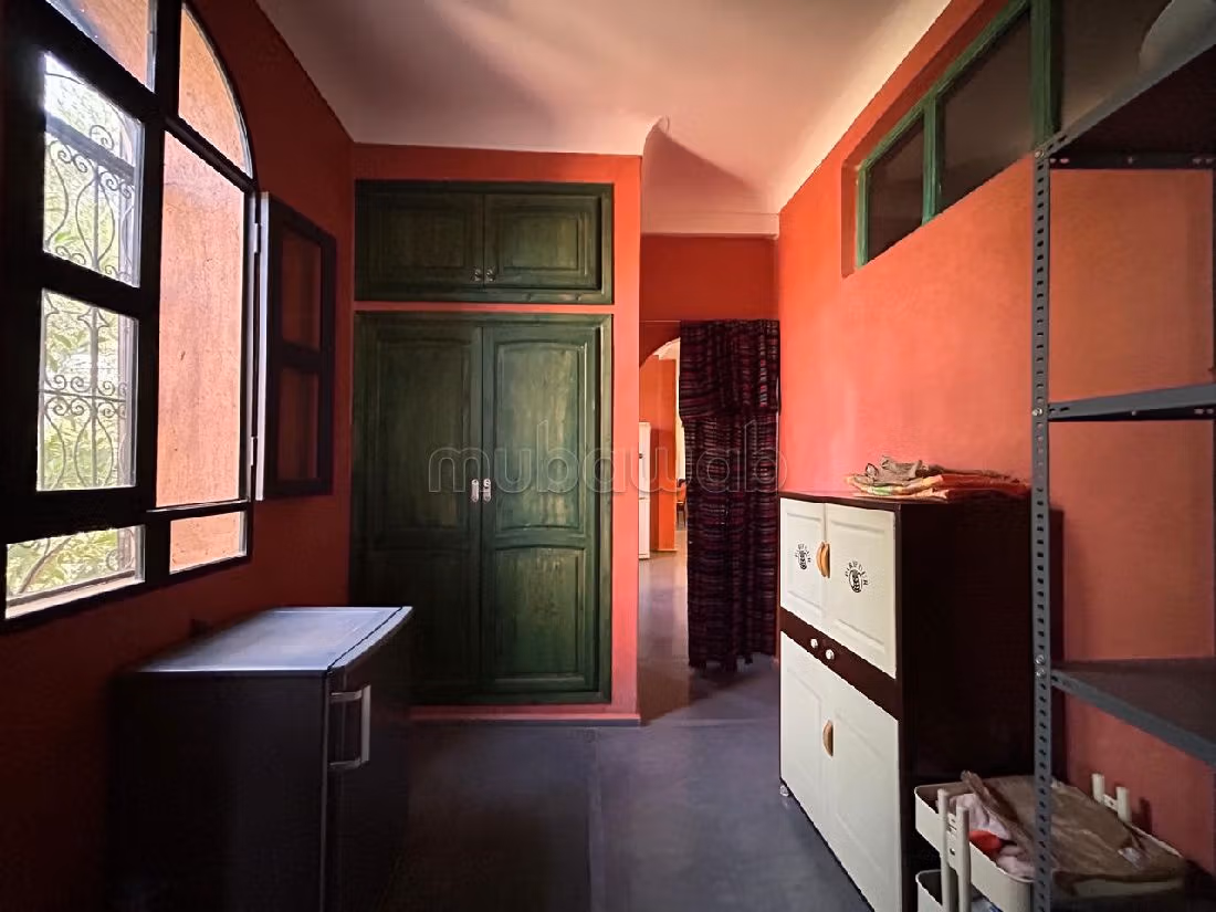 Nu te koop: villa's en luxe woningen in Route de l'Ourika. Totale oppervlakte 24000 m². Conciërgeservice en open haard. 