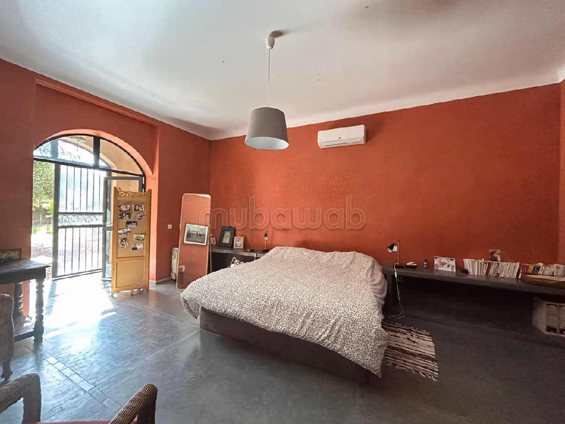 Nu te koop: villa's en luxe woningen in Route de l'Ourika. Totale oppervlakte 24000 m². Conciërgeservice en open haard. 