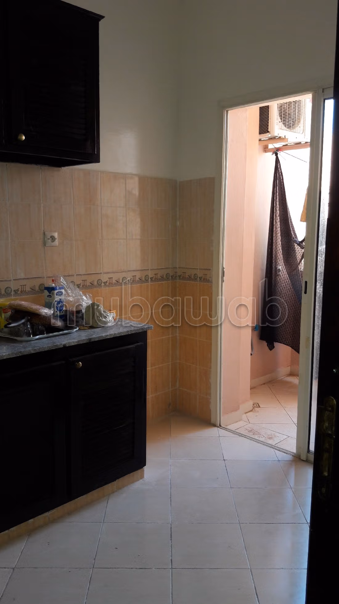 Bonito piso en venta en Hay Alfadl. 4 habitaciones. Aire condicionado. 