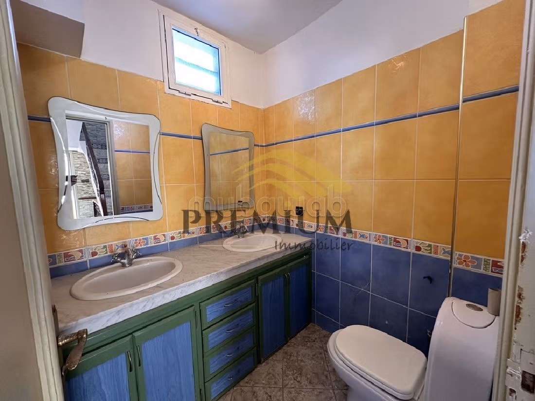 Home to buy in Harhoura. 3 large living areas. Fireplace, swimming pool. 