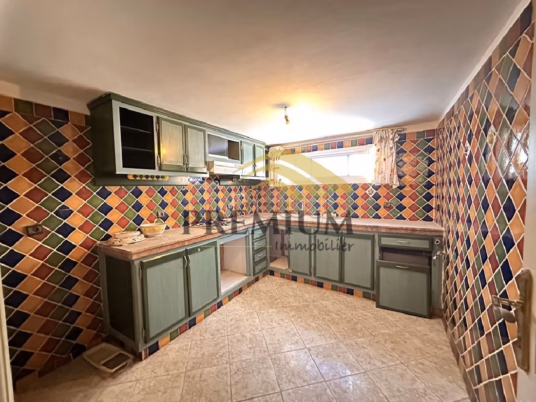 Home to buy in Harhoura. 3 large living areas. Fireplace, swimming pool. 