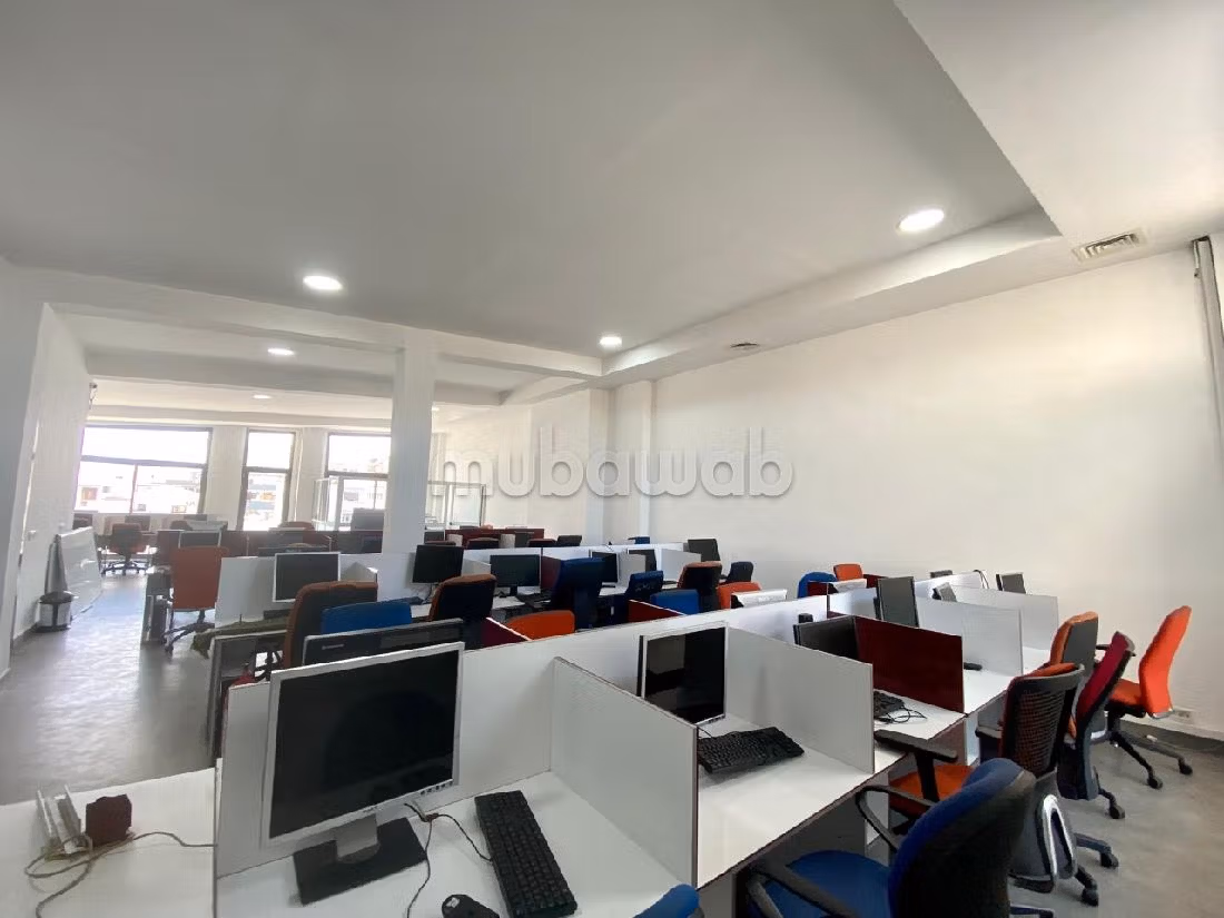 Offices for rent in Gauthier. Surface area 375 m². Terrace. 