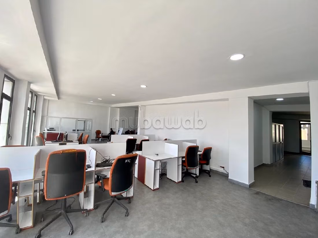 Offices for rent in Gauthier. Surface area 375 m². Terrace. 