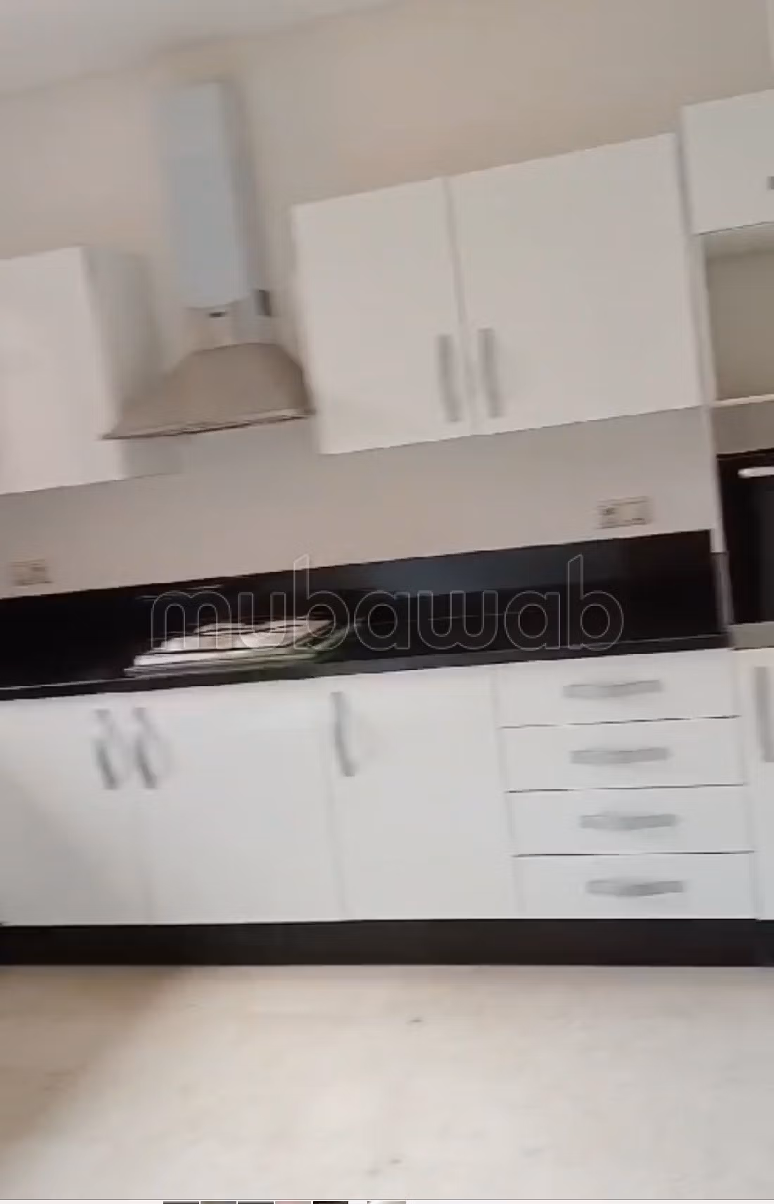 Apartment for sale in Hivernage. 6 comfortable rooms. Carpark, Balcony.